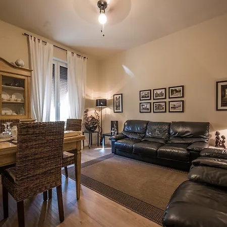 Lory's House فندق مبيت وإفطار *