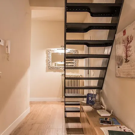 Lory's House فندق مبيت وإفطار أريتسو