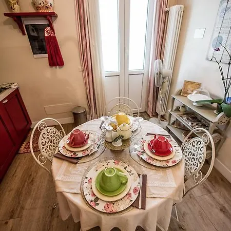 فندق مبيت وإفطار Lory's House أريتسو