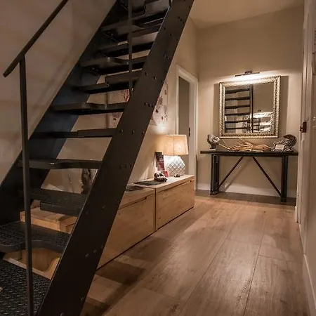 Lory's House فندق مبيت وإفطار أريتسو