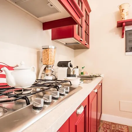 Lory's House فندق مبيت وإفطار *