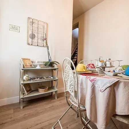 Lory's House فندق مبيت وإفطار *