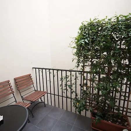 Bed & Breakfast Lory's House *