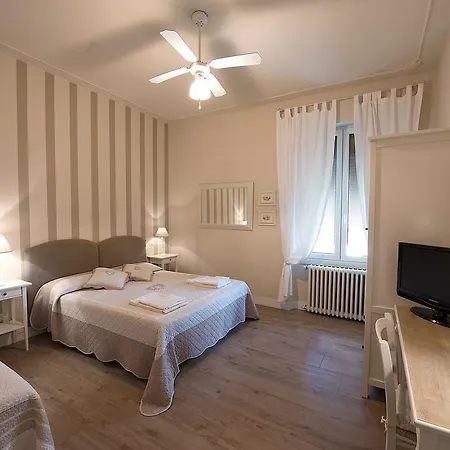 Bed & Breakfast Lory's House *